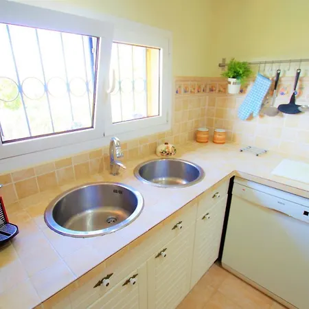 V&v Lloret - Elsa: Luxurious 10-person With Dual Pools And Lush Garden *