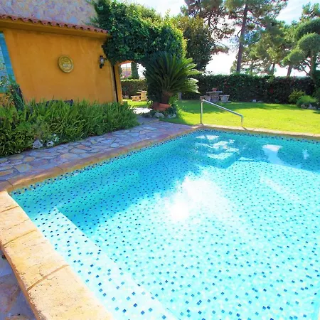 Villa V&v Lloret - Elsa: Luxurious 10-person With Dual Pools And Lush Garden