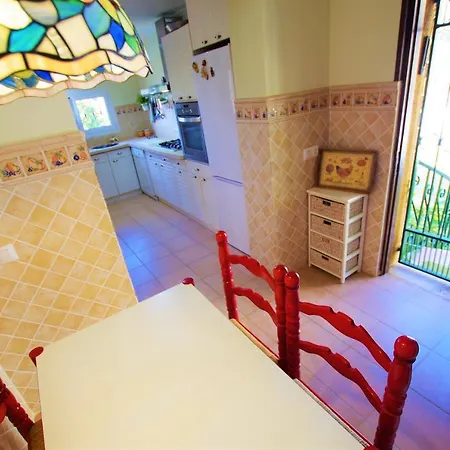 V&v Lloret - Elsa: Luxurious 10-person With Dual Pools And Lush Garden Villa Lloret de Mar