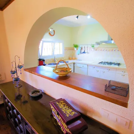 V&v Lloret - Elsa: Luxurious 10-person With Dual Pools And Lush Garden Villa Lloret de Mar