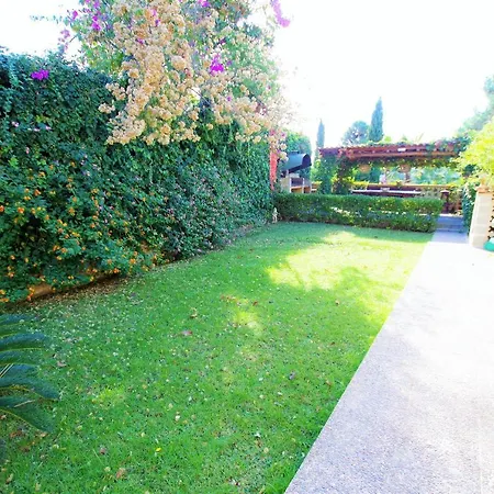 V&v Lloret - Elsa: Luxurious 10-person With Dual Pools And Lush Garden Villa