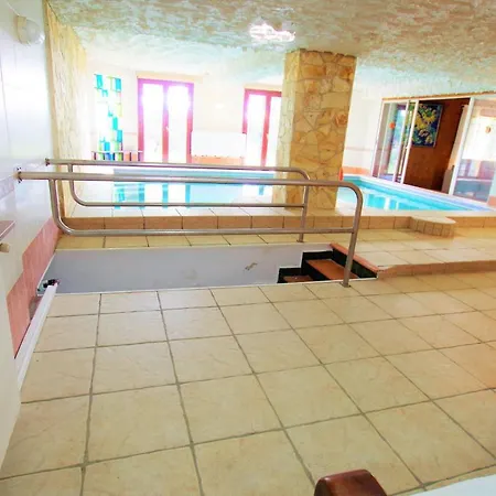 V&v Lloret - Elsa: Luxurious 10-person With Dual Pools And Lush Garden Lloret de Mar