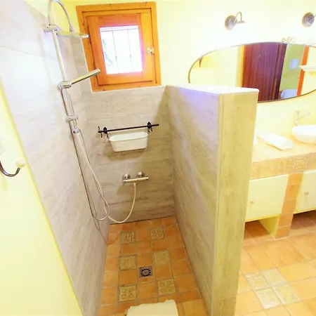 Villa V&v Lloret - Elsa: Luxurious 10-person With Dual Pools And Lush Garden *