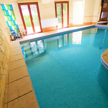 V&v Lloret - Elsa: Luxurious 10-person With Dual Pools And Lush Garden Villa